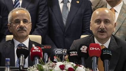 Ulaştırma ve Altyapı Bakanı Uraloğlu, görevi Karaismailoğlu'ndan devraldı