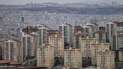 Konut satışları nisanda sert düştü 