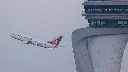 İstanbul'da fırtına alarmı: THY 40 seferini iptal etti