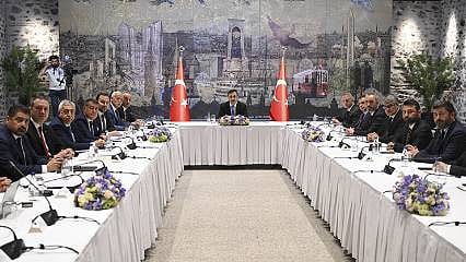  Cumhurbaşkanı Yardımcısı Yılmaz, iş dünyasıyla buluştu 