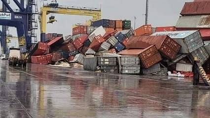 İskenderun Limanı rıhtımı da depremden etkilendi 