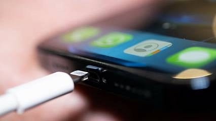 Apple'dan kullanıcılarına uyarı: 'Bu şekilde uyumayın!'