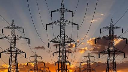 Tavan fiyat düşürüldü, sanayide elektriğe indirim yolda 