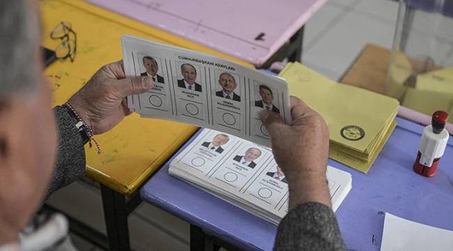 Türkiye sandık başına gidiyor: Oy verme işlemi başladı