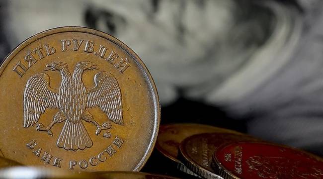 Ruble, Rusya Merkez Bankası kararının ardından değer kazandı