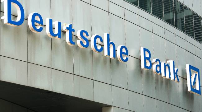 Deutsche Bank'tan 2011'den bu yana en yüksek 6 aylık vergi öncesi kâr