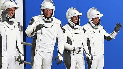   Space X'in 4 astronotu Uluslararası Uzay İstasyonu'na indi 