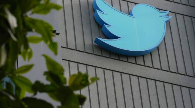 Twitter, Türkiye'deki bazı içerikleri engellediğini duyurdu