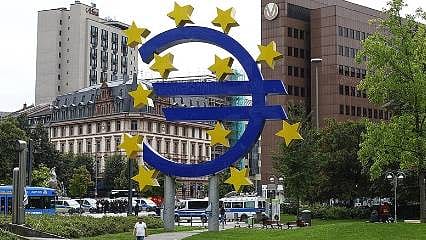 Avrupa Merkez Bankası, 3 temel politika faizini sabit tuttu