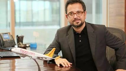 Pegasus’ta bayrak değişimi: Ali Sabancı, kaptan koltuğunu Mehmet Nane'ye devretti 