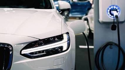 Çin'den ithal elektrikli taşıtlara yüzde 40 ilave gümrük vergisi 
