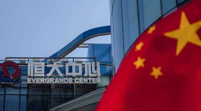 Borç krizindeki Evergrande'nin hisseleri işleme kapatıldı