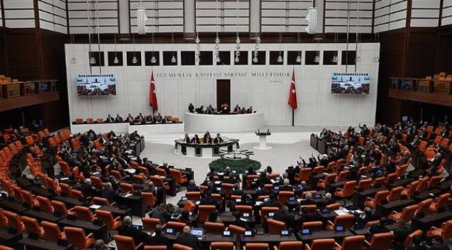 50/d'li araştırma görevlilerinin kadroya alınmasını da içeren teklif yasalaştı 