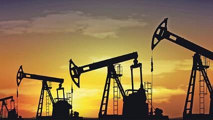 Petrol fiyatları Rusya ve Suudi Arabistan'dan gelen açıklamalarla 10 ayın zirvesini gördü 