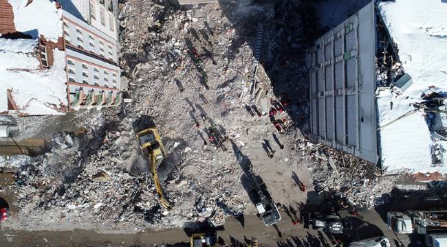 Deprem felaketinde acı tablo ağırlaşıyor 