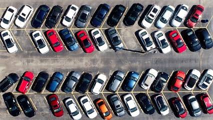 İkinci el otomobilde satışlar azaldı, fiyatlar arttı