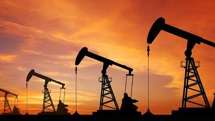 Petrol fiyatlarında bankacılık krizi ve Fed etkisiyle sert düşüş 