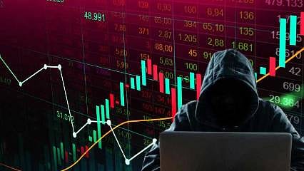 Önce para kazandırarak güven sağladılar, sonra 40 milyon TL dolandırdılar 