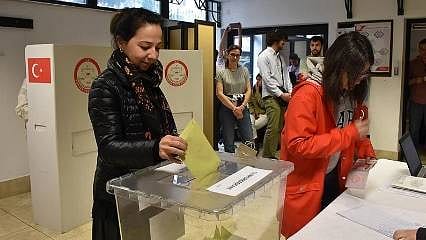 Yurt dışı oyları 1,7 milyon aştı