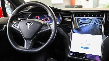  Tesla, 363 bine yakın aracını geri çağırdı