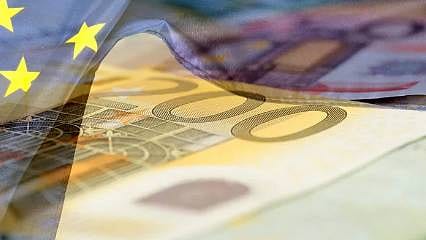Euro Bölgesi'nde enflasyon düşüşü 6. aya taşındı 