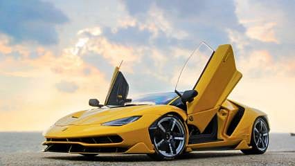 Lamborghini, benzinle çalışan son otomobilini de sattı
