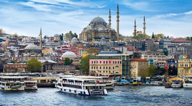 İstanbul'a temmuzda gelen turist sayısı son 10 yılın zirvesinde