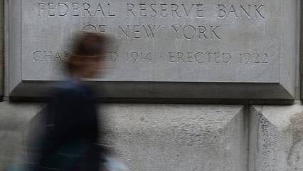 Fed: Bazı bankalardaki büyük mevduat çıkışları kredi koşullarında baskı oluşturabilir