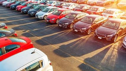 Otomotiv şirketlerine 61 milyon lira para cezası