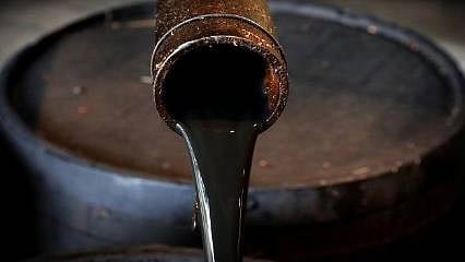Üretim kesintileri sonrası petrol fiyatı için yeni tahmin 