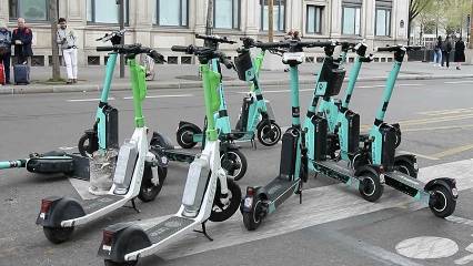 Dünyada, kiralık e-scooter’ları yasaklayan ilk şehir