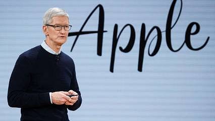 Apple CEO'su maaşını eleştiriler üzerine 35 milyon dolar indirdi 