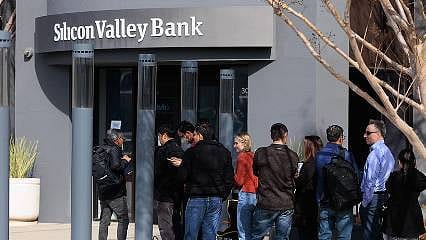 Bankacılık sektörü zorlu bir haftayı geride bıraktı: İşte gün gün yaşananlar 