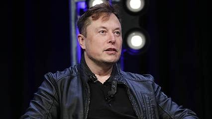 Elon Musk, Neuralink direktörü ve sessizce sahip oldukları ikizleriyle ilk kez görüntülendi