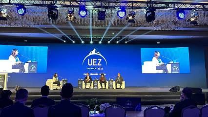 UEZ 2023 “Sosyal Yatırım: Yeni Nesilleri Geleceğe Hazırlamak” paneli