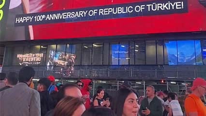 Sabancı, Cumhuriyet’in 100’üncü yılının  coşkusunu Times Meydanı’na taşıdı